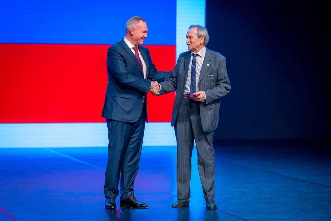    Их руками творит чудеса сам Бог