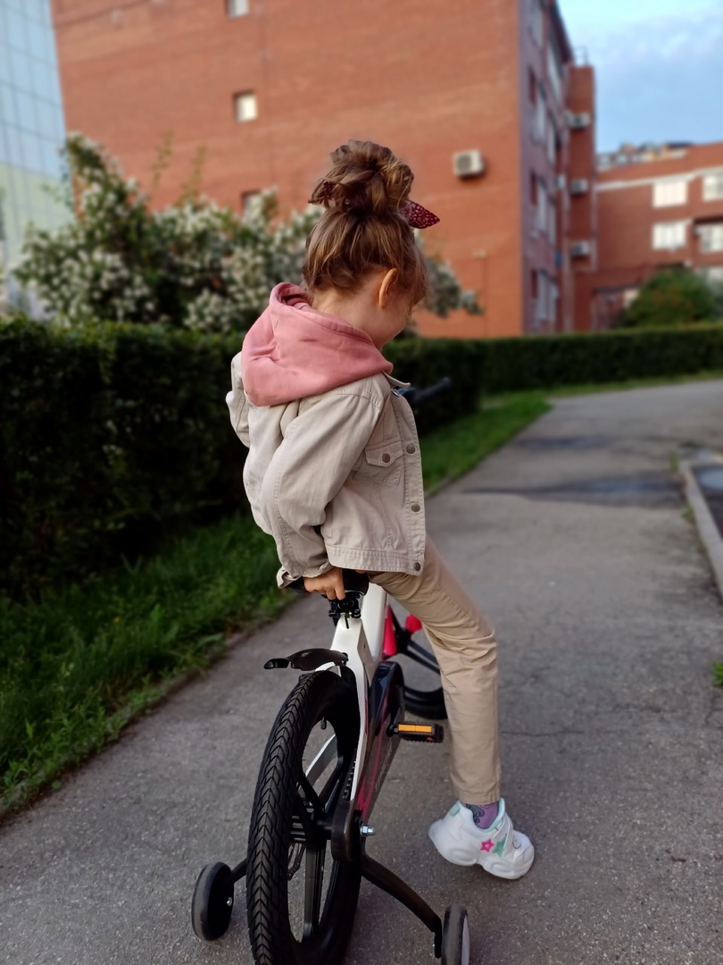 Мия и новый велосипед