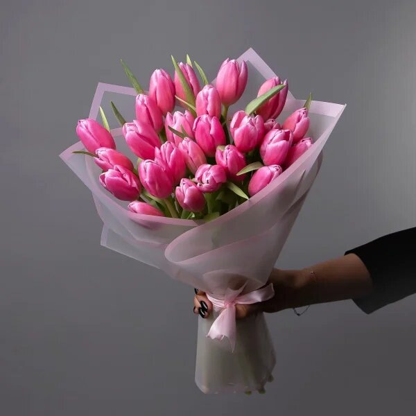 Розовые тюльпаны.