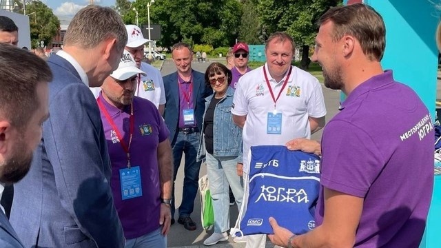    Олимпийский чемпион Евгений Дементьев презентовал Югорский лыжный марафон на ВДНХ