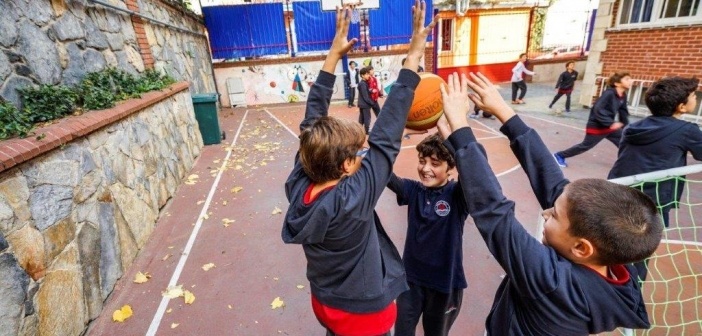 1,5 миллиона турецких детей не посещают школу. 