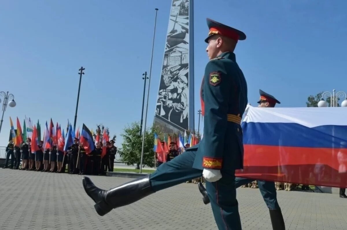    Государственный флаг торжественно подняли в День России в Барнауле