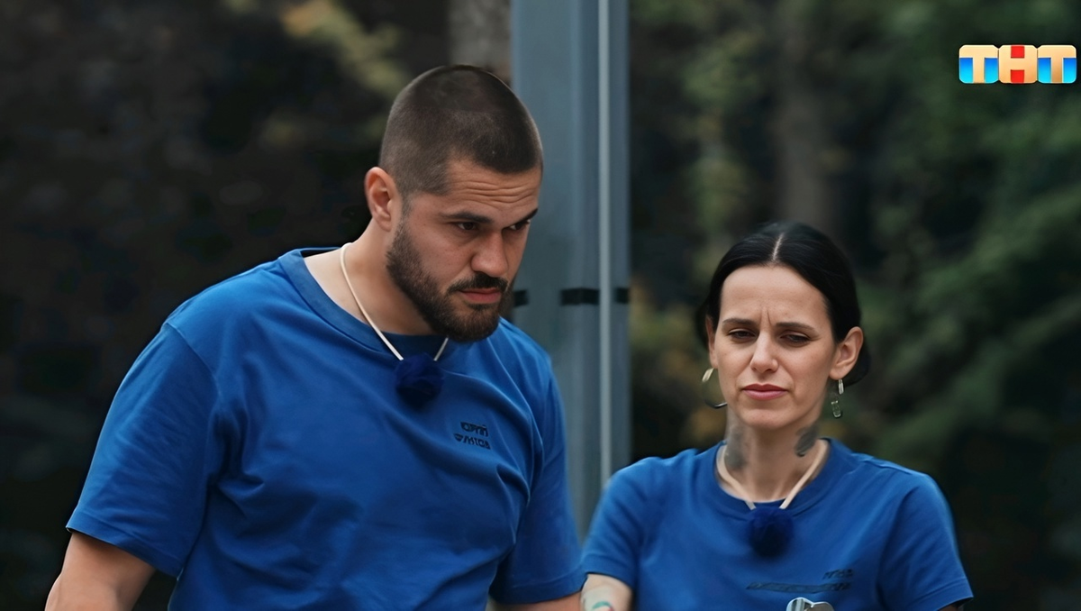 Кадр из шоу "Сокровища императора"/ ТНТ
