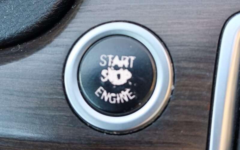    Штатная кнопка «Старт-стоп» на BMW 5-й серии Gran Turismo со временем потеряла лоск.