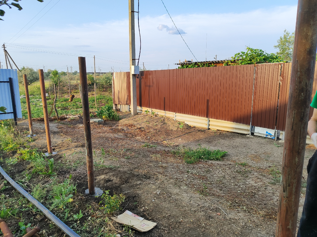 Здесь будет забор.