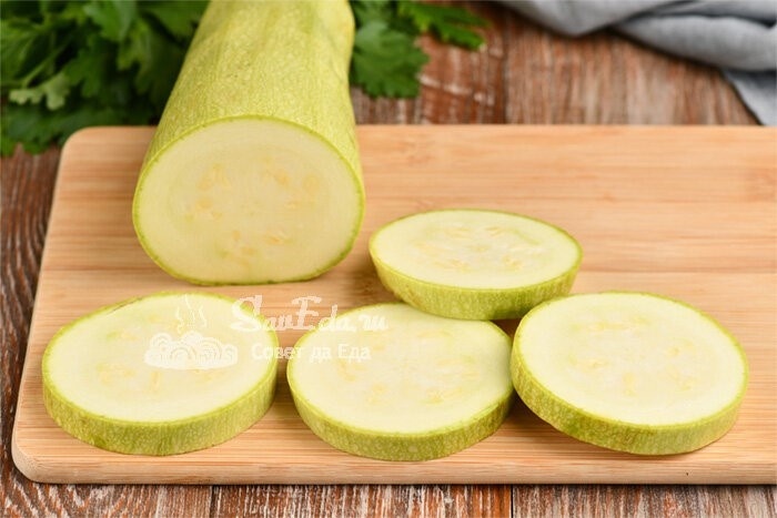 Покажу, как кабачки сделать не просто вкусными, а очень вкусными (все дело в соусе)