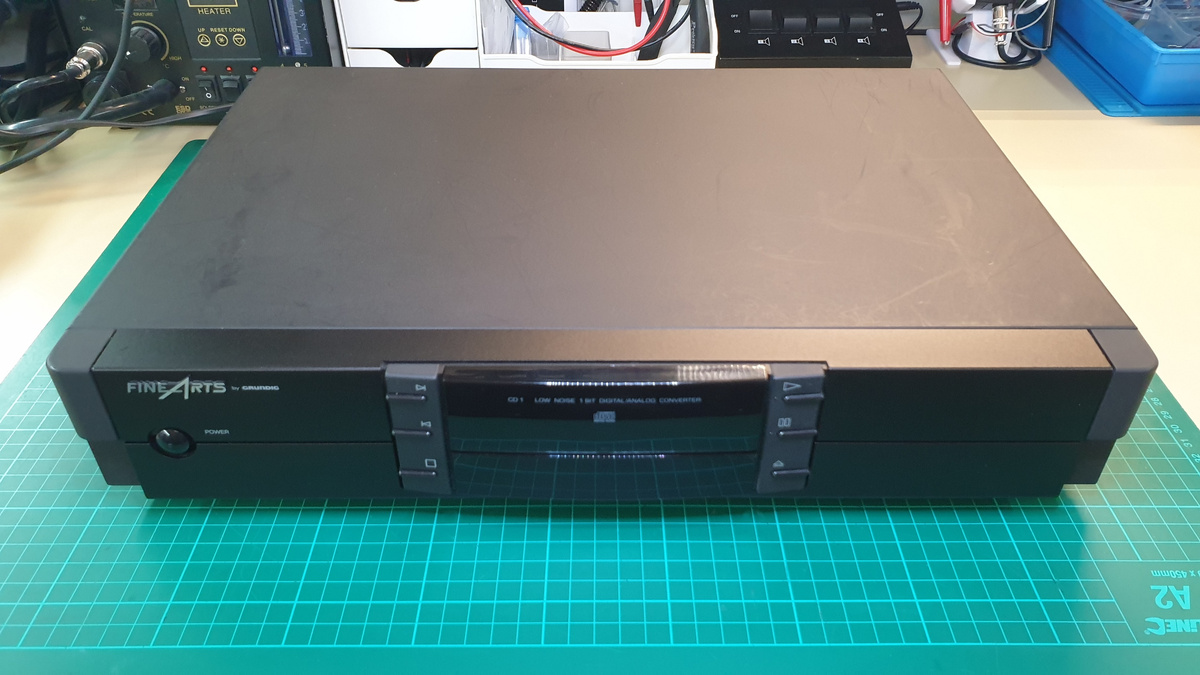 GRUNDIG Fine Arts CD1