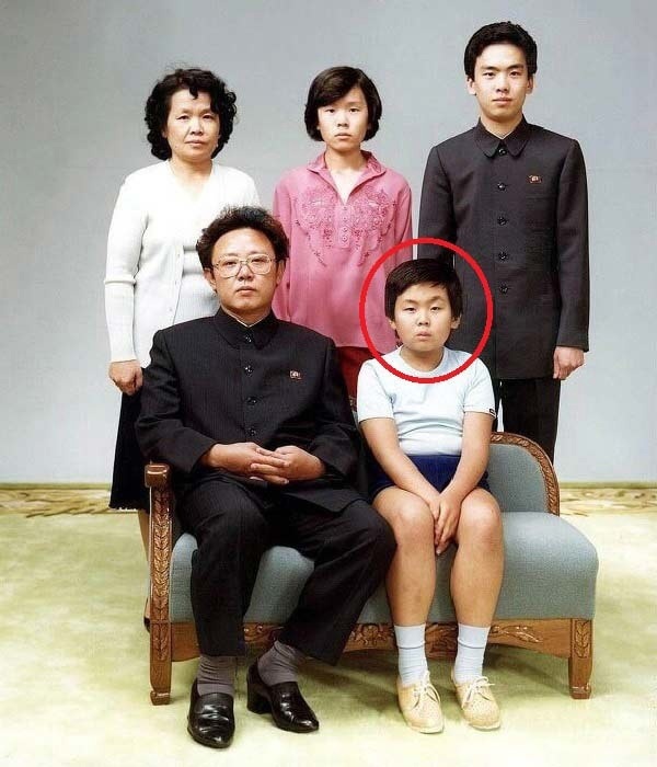 Ким Чен Ын с родителями