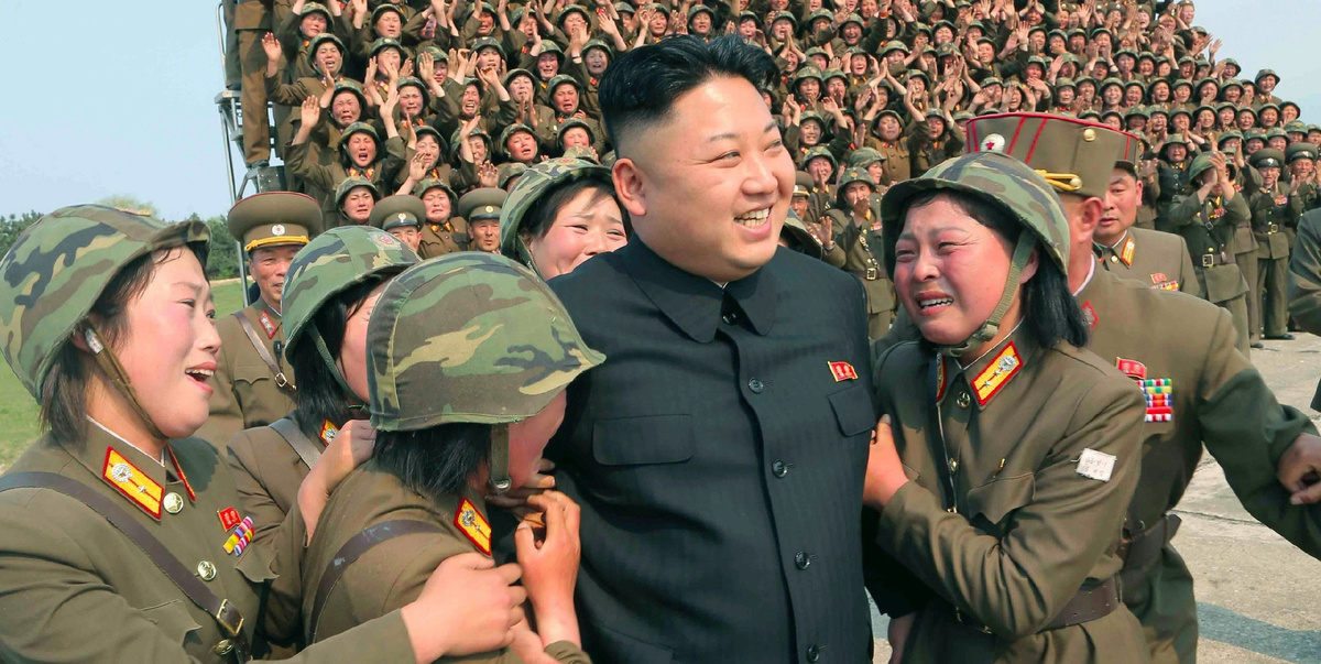 Ким Чен Ын на встрече с северокорейскими военными