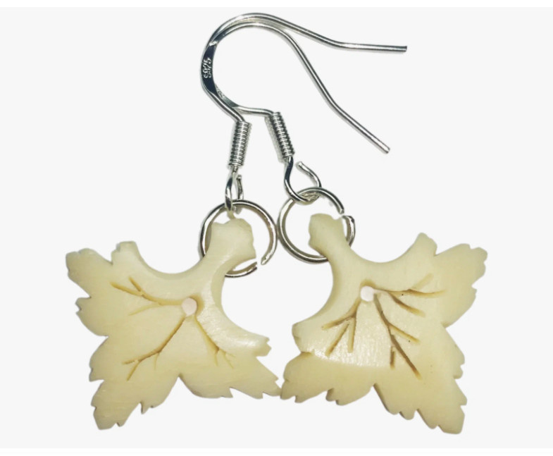 https://meshok.net/item/329199308_Серьги_кость_холмогорская_резьба_по_кости_кленовые_листья_серьги_из_натуральной_кости_дл_3_8_см?from=lots-on-sale