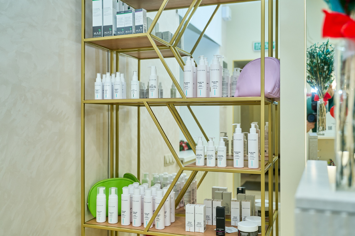 Правильно подобранный домашний уход — 70% успеха в достижении красивой кожи. Консультация по подбору — бесплатная.