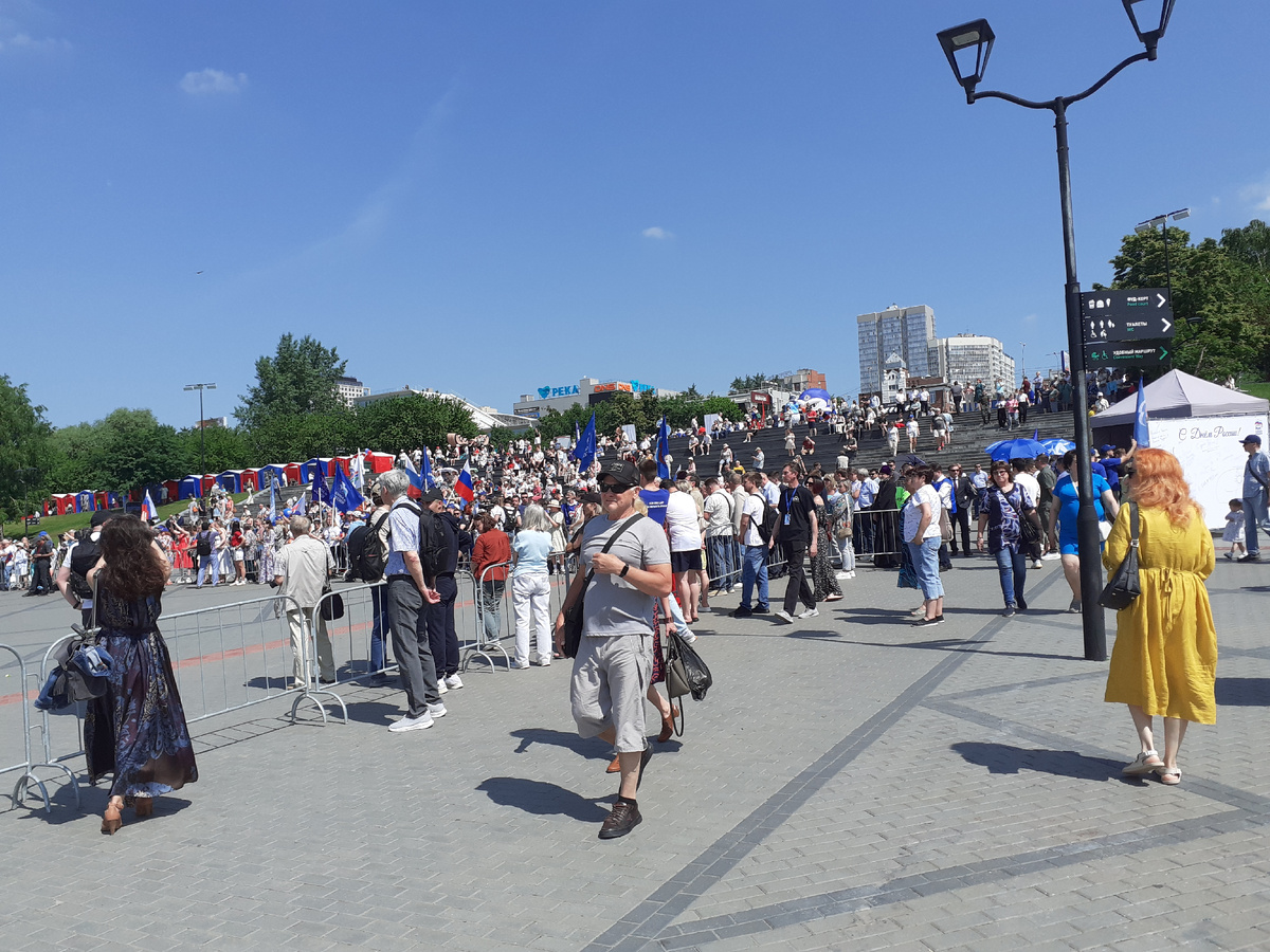 Полно народу 