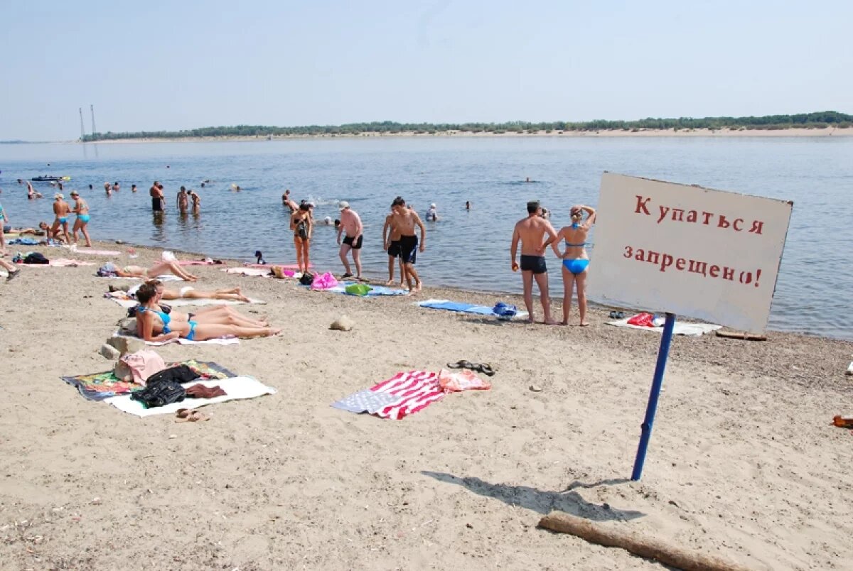    Какая жара - такие и пляжи: волгоградцы самовольно ищут место для купания