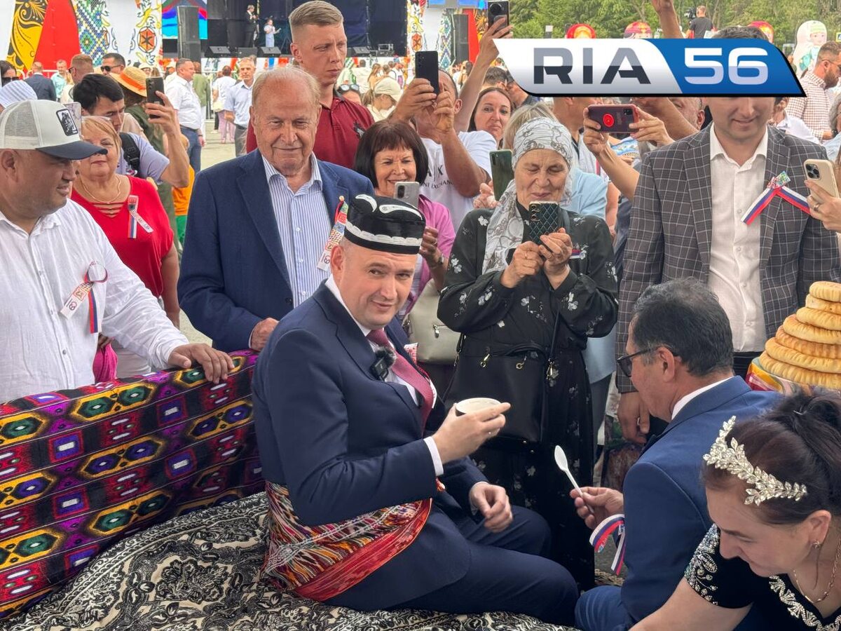  📷    Евгений Солнцев принял участие в празднике национальных культур Марина Шарт