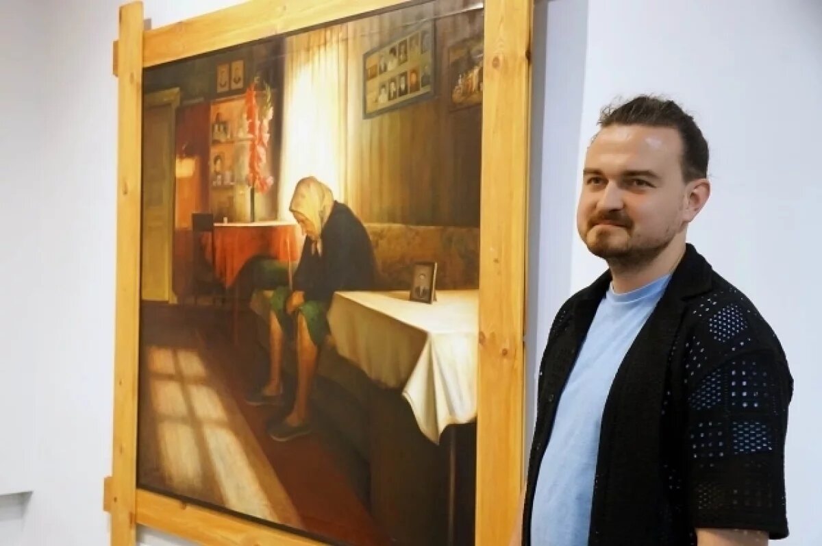    Член Союза художников России Олег Калитеня подарил мурманскому музею свою картину, очень личную работу про бабушку.