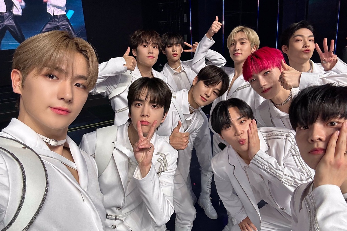     Курение, алкоголь и девушки: что стало известно о реальной жизни участников THE BOYZ