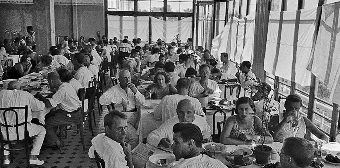 Обед в санатории. Источник фото: sanatory.ru