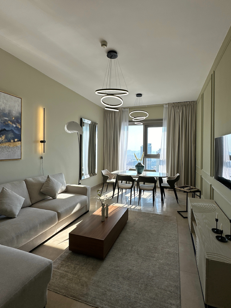 Ремонт и меблировка квартиры в Sparkle Tower; проект Furni в Дубае