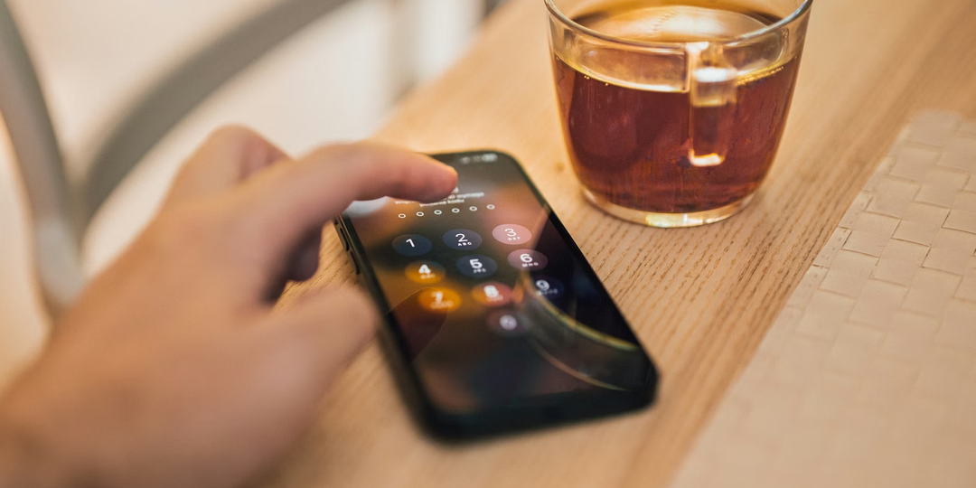 Зачем вам звонят и сбрасывают? Как защититься от мошенников?