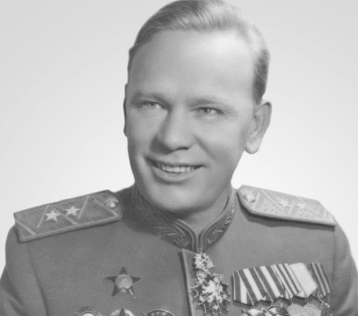 Фитин. Портрет. Награды Автор неизвестен