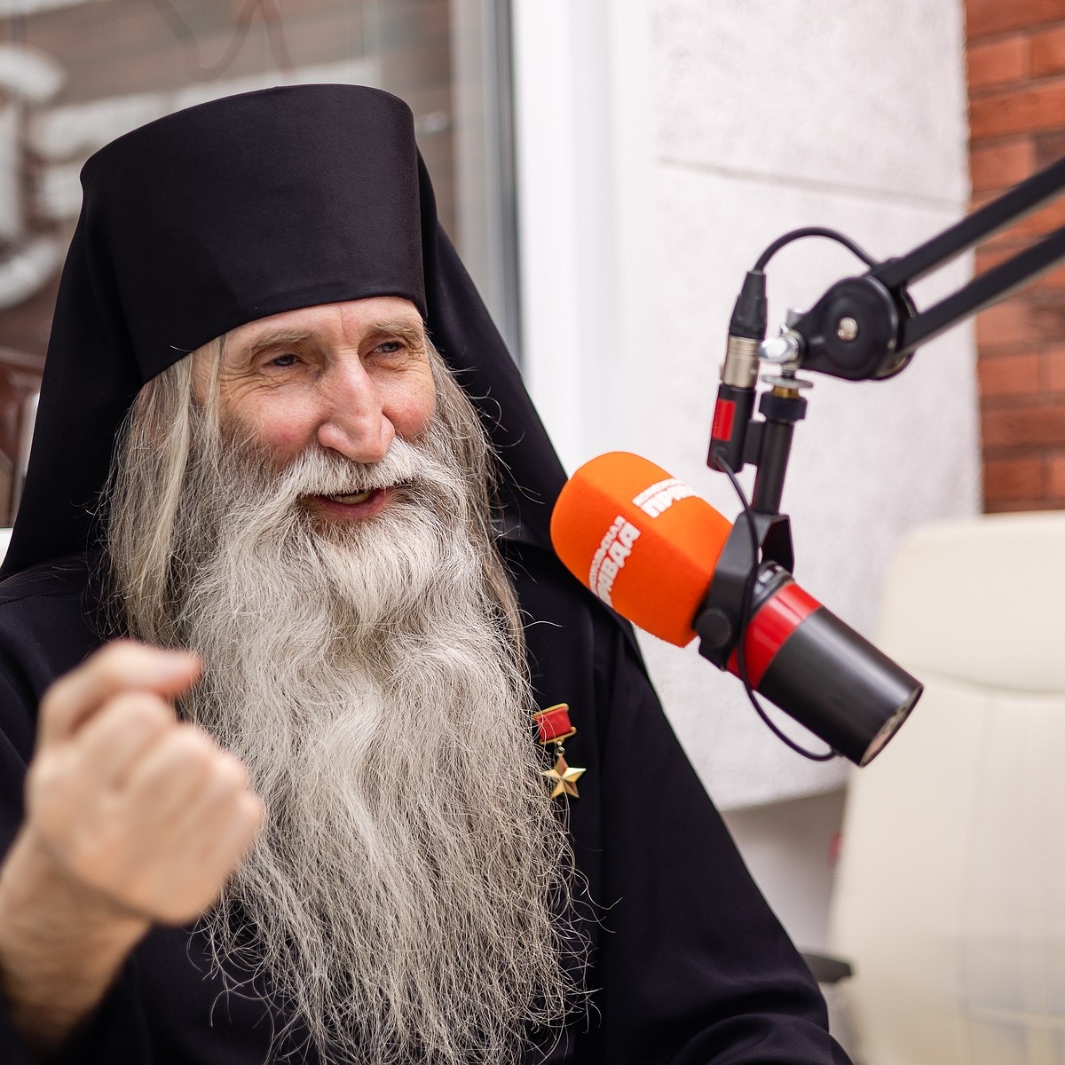 Отец Киприан (Валерий Бурков) 