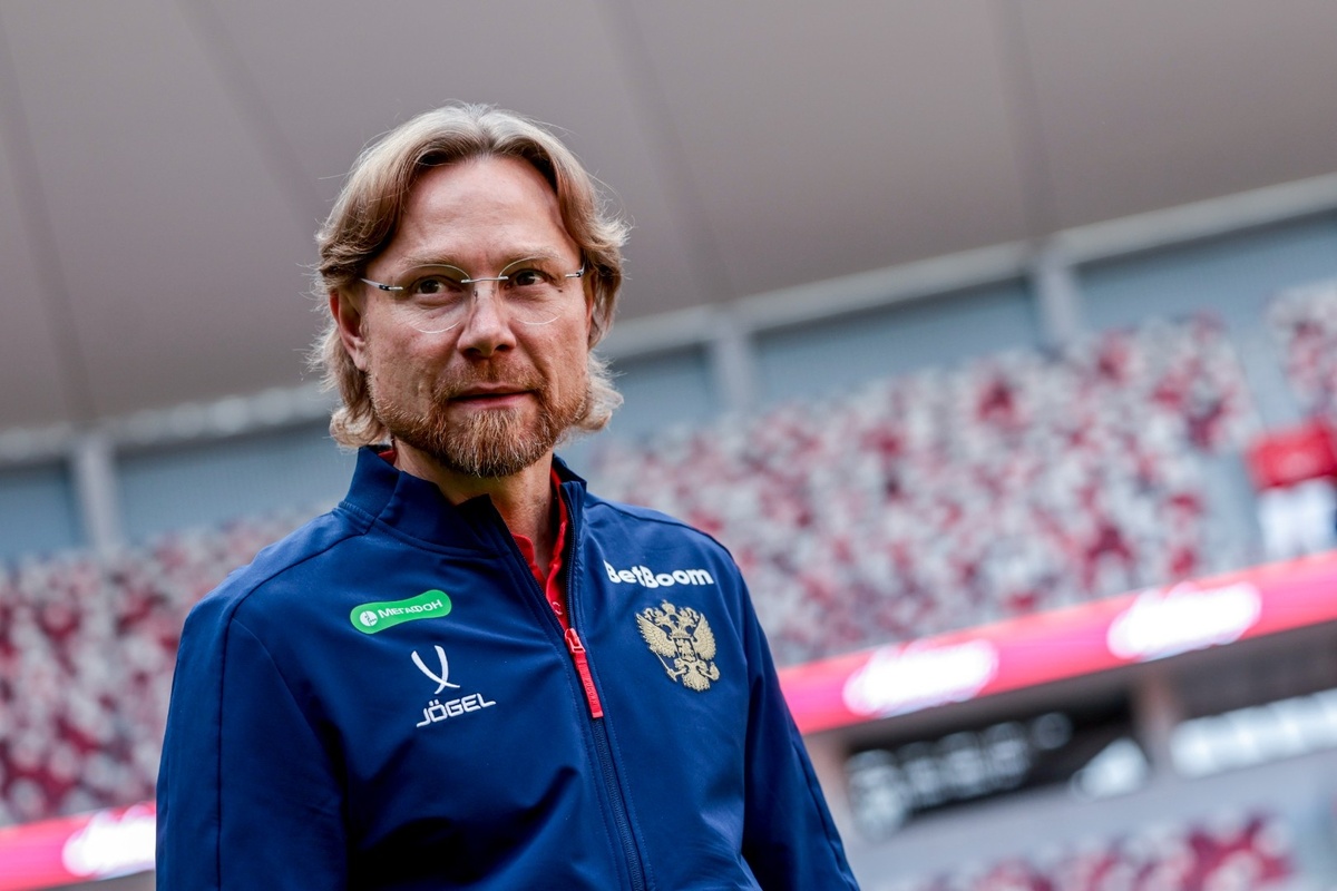 Главный тренер сборной России Валерий Карпин. Фото РФС 