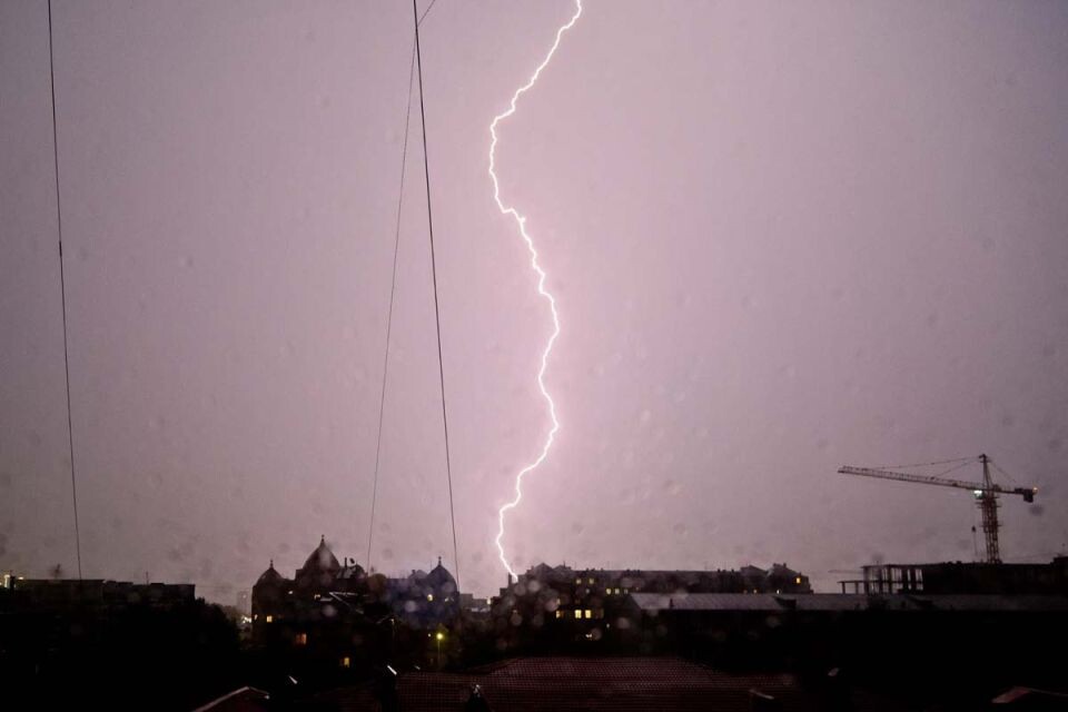    Мощная гроза. Источник: Олег Укладов