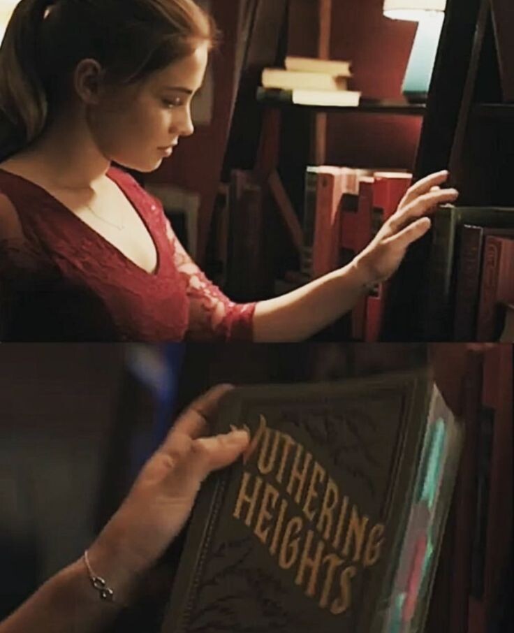 После. Любимая книга Тессы.