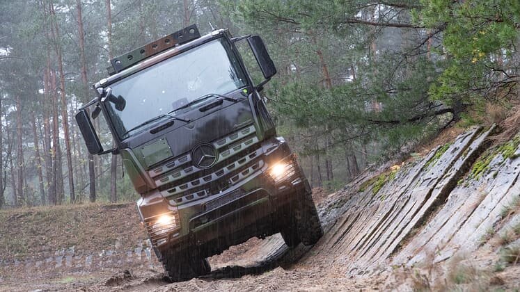  Mercedes-Benz Arocs 6x6 