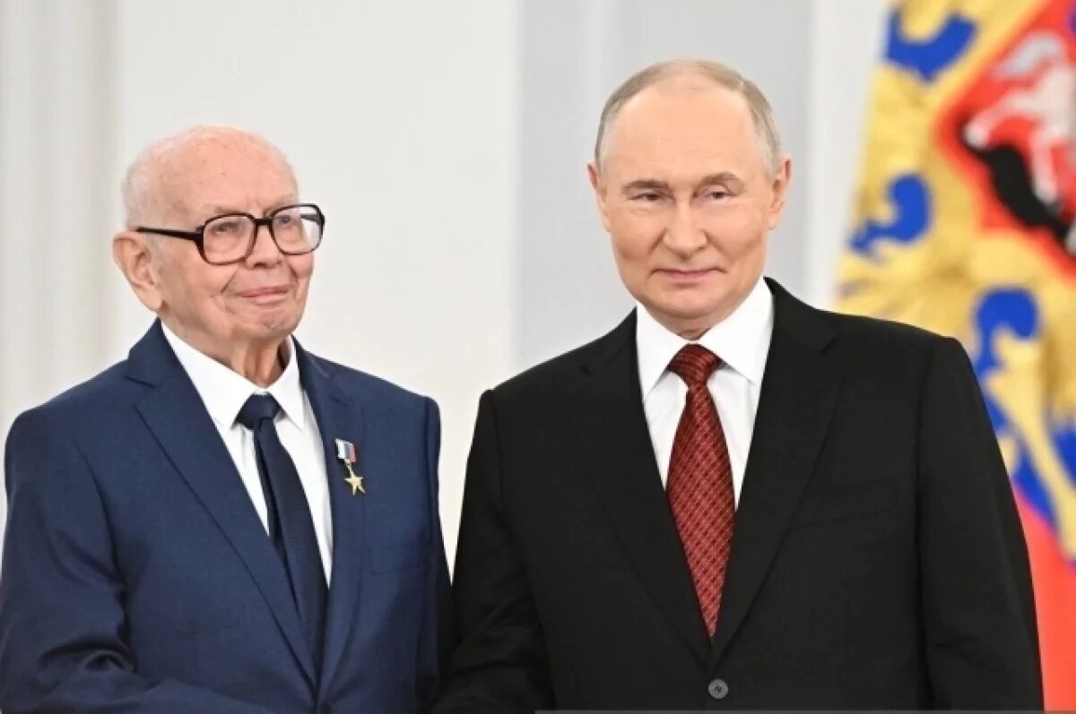    Физик Диков назвал НАТО сворой, которая обломает зубы о ядерный щит России