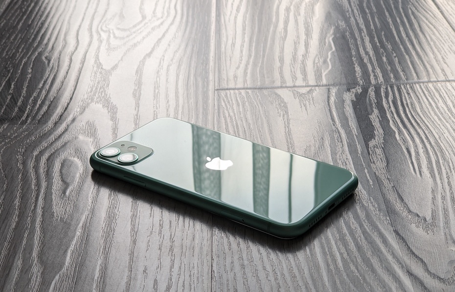    iPhone 11