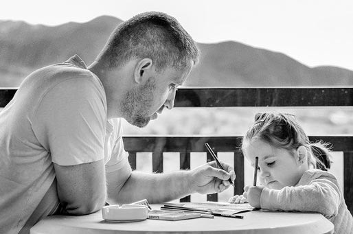 Ответить однозначно, как разрешится спор в ситуации, когда бывшая жена не дает видеться с ребенком, нельзя. Все зависит от конкретных обстоятельств, судья анализирует представленные доказательства, исследует детали и ориентируется на интересы ребенка.