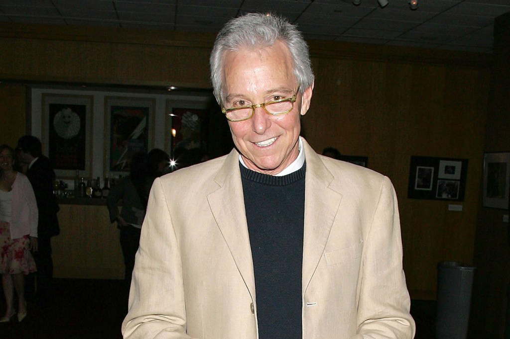 Джим Абрахамс.