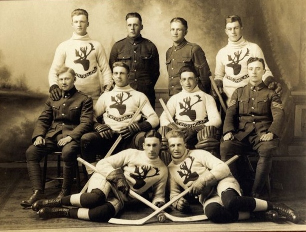 Изображение из открытых источников сервиса Яндекс.картинки (хоккеисты начала 20-го века)