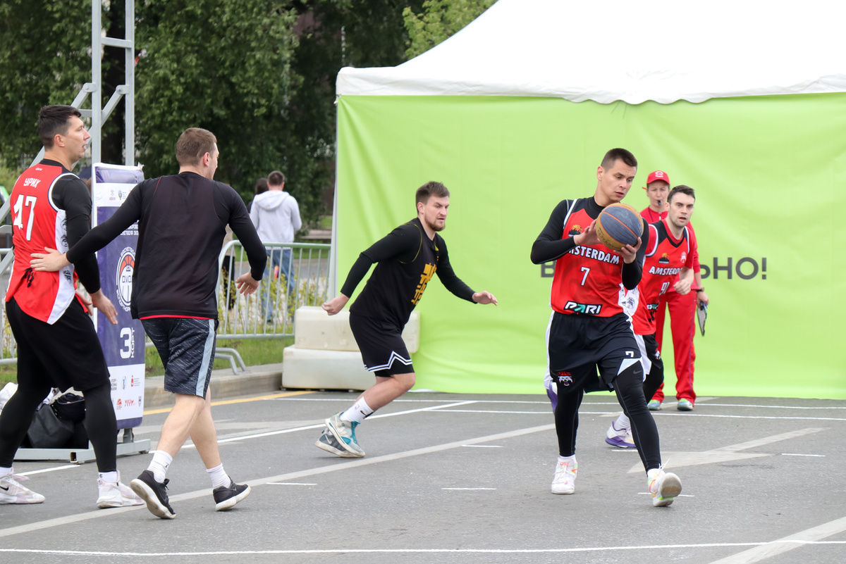 Вологодская область активно популяризирует спорт и ЗОЖ, заявил Жестянников.  Фото: Елена Майорова