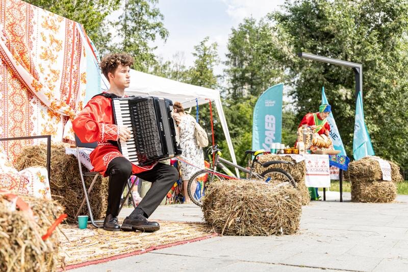 Листайте вправо, чтобы увидеть больше изображений