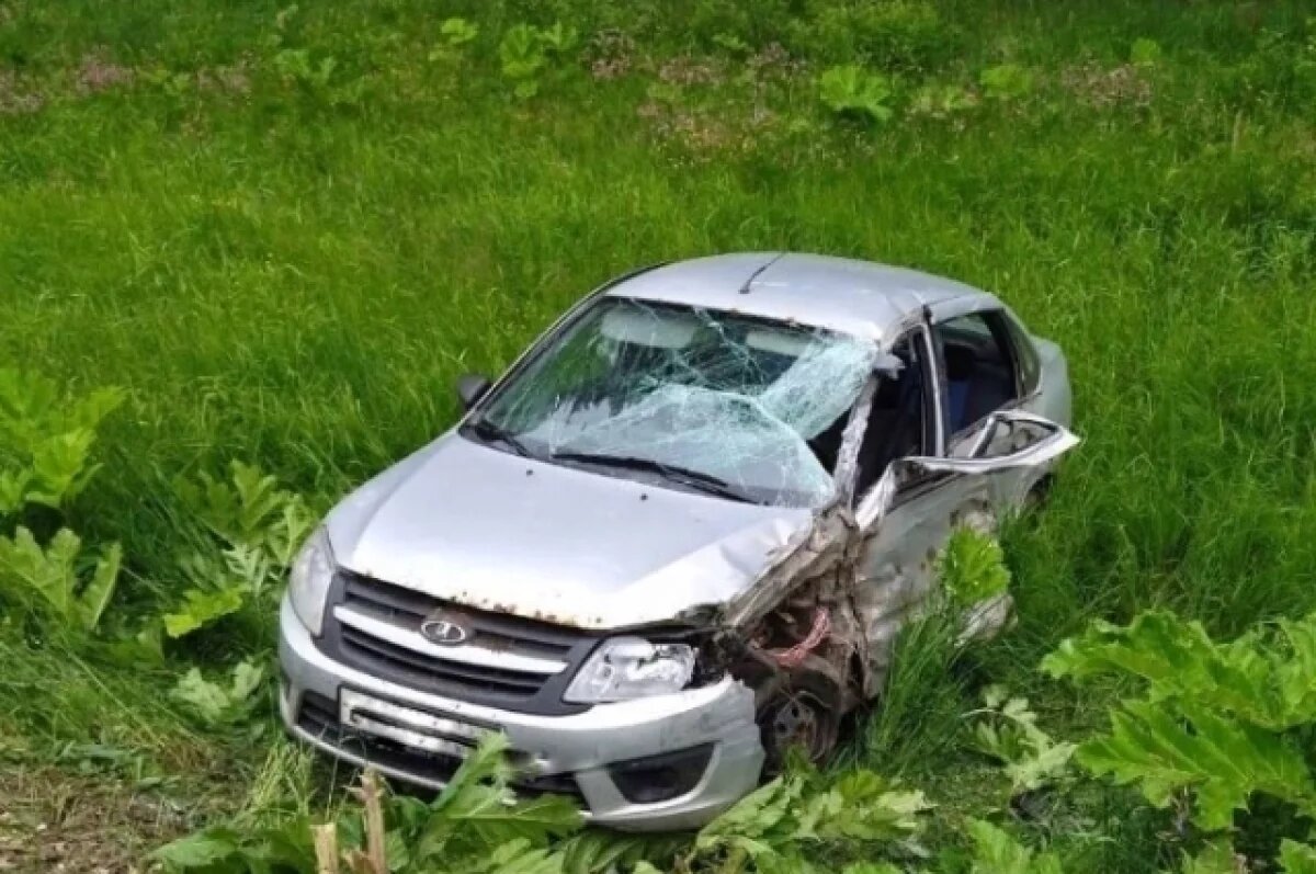    На «Золотом кольце» в Зубцовском округе лоб в лоб столкнулись два авто