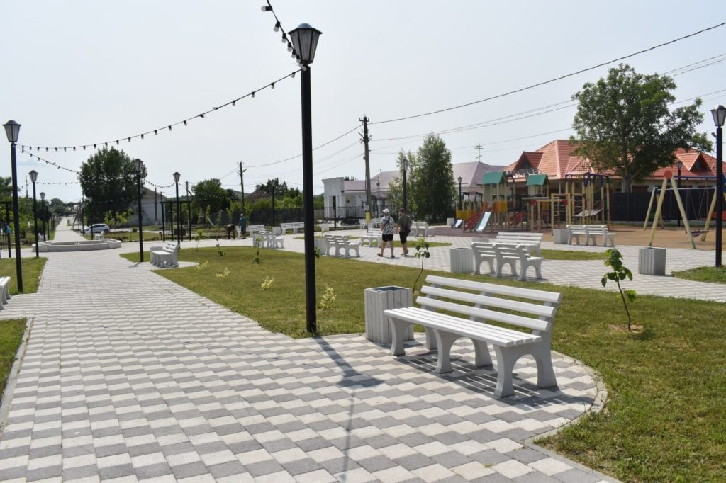    Сквер в центре Ахтанизовской назвали в честь юбилейной даты «80-летия Победы». Фото Елены Крестьяновой, «ТАМАНЬ».