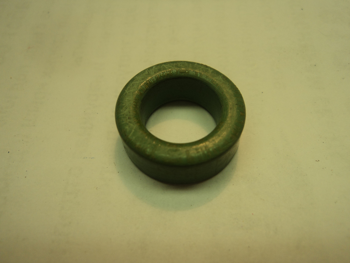 Внешний вид кольца из хлама. Фото автора.