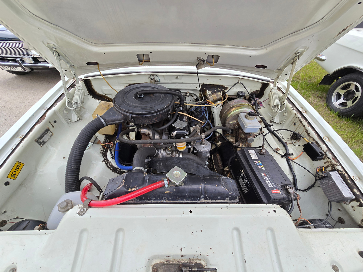 Под капотом двигатель ЗМЗ-4021.10, который выдаёт 90 л.с. и 172 Н*м.