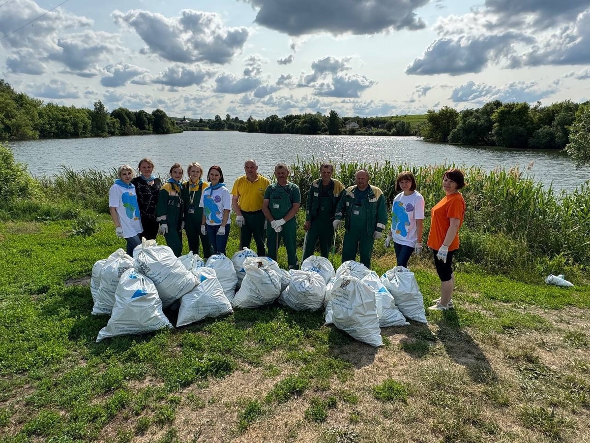    Масштабная уборка пруда в селе Мелавка Курской области