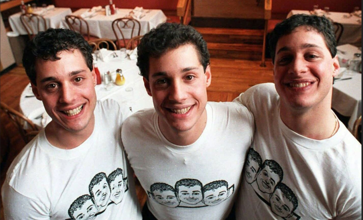 Братья-совладельцы ресторана "Тройняшки"