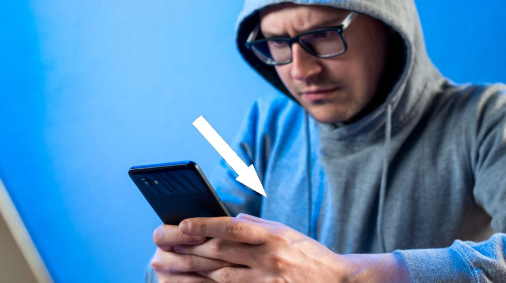    Мошенники атакуют россиян с фейковыми SMS про отключение номера