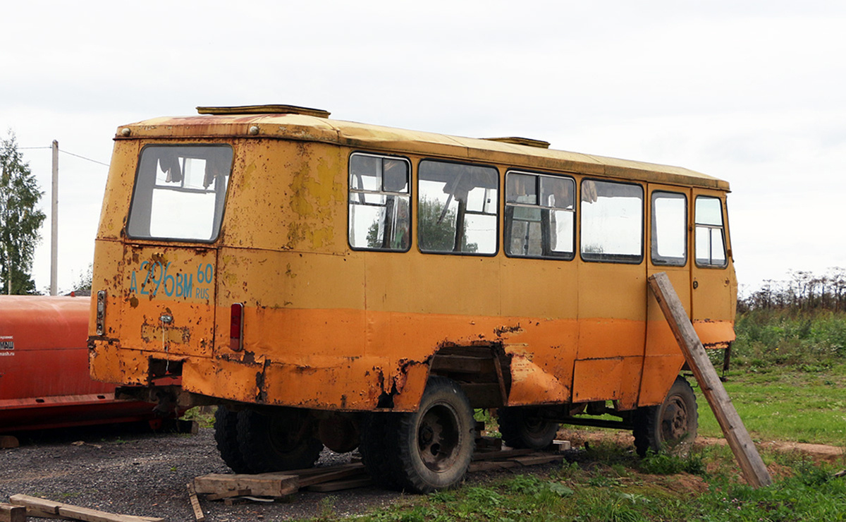 Кубань-Г1А1-02, гос. номер «А 296 ВМ 60», Псковская область, Дно, Пригородная улица, 17 сентября 2018 года. Фотография © Александр Стаканов