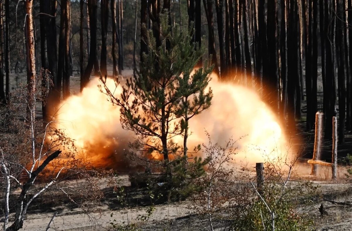    Бойцы ВС РФ уничтожили технику НАТО, создавая буферную зону под Басовкой