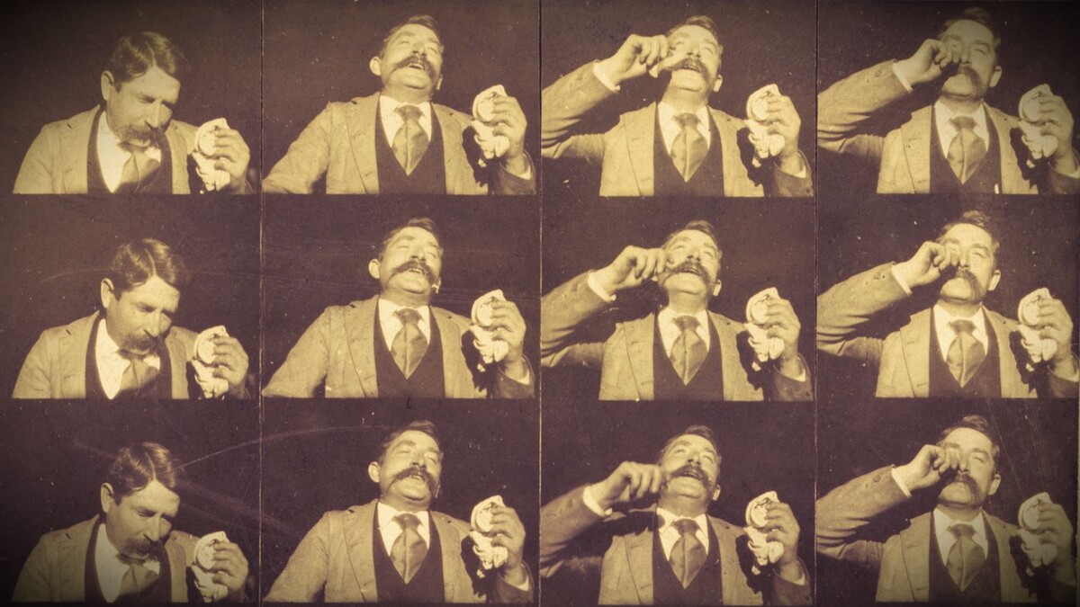 Снимки чихающего Фреда Отта из немого короткометражного фильма Уильяма Диксона «Фред Отт. Чихание»