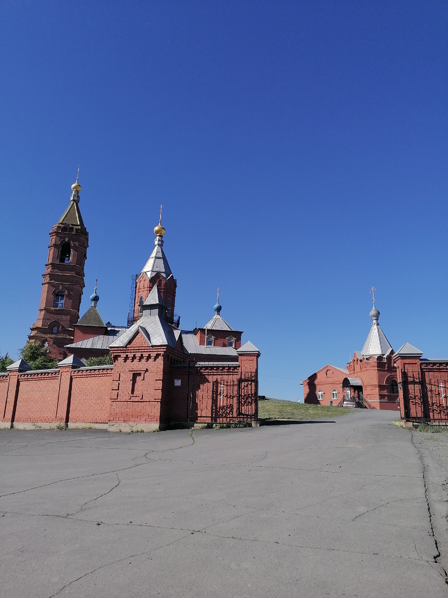 Похоже на крепость или что- то подобное.