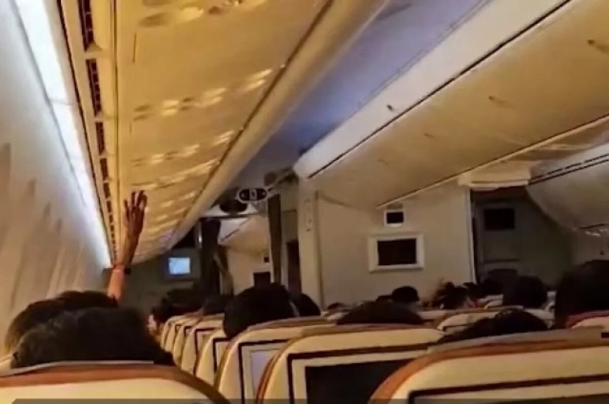    Пассажир Boeing снял видео о состоянии борта за 2 часа до крушения в Индии