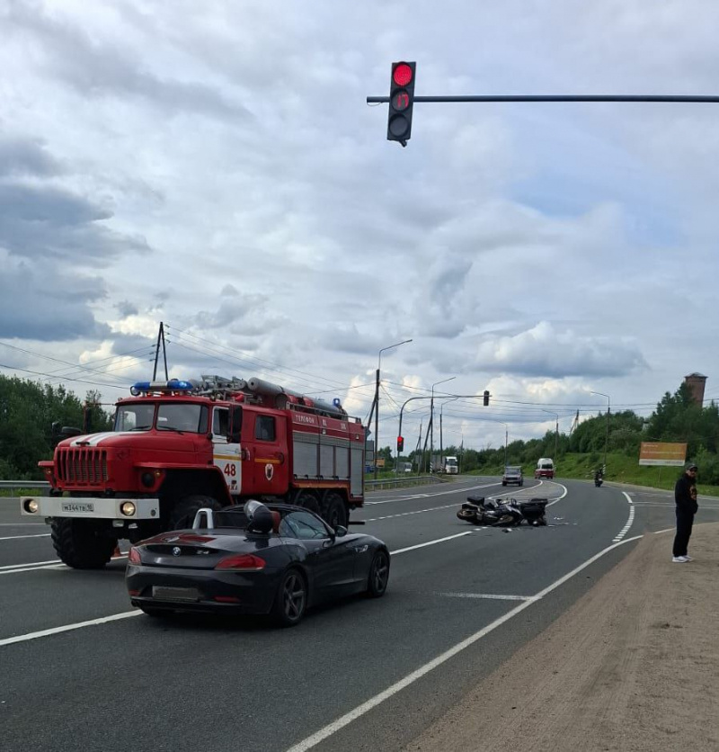    Появились кадры с места столкновения двух мотоциклистов на трассе в Карелии Госкомитет Республики Карелия по обеспечению жизнедеятельности и безопасности населения
