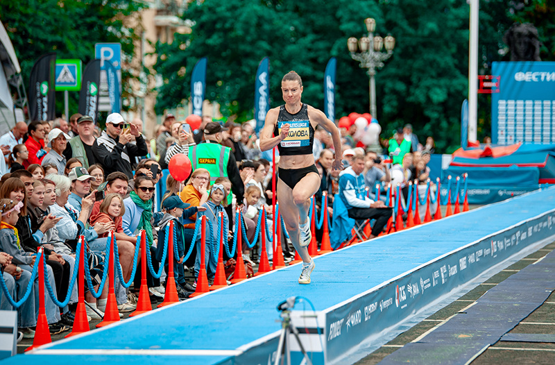В центре Твери проходит спортивный праздник в честь Дня России